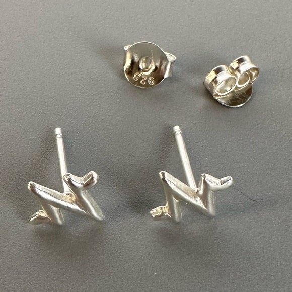 Sterling Silver Heart Beat Stud Pulse Earrings - Picture 5 of 9